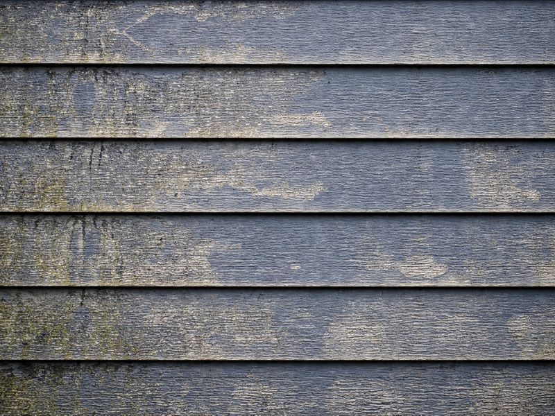 外壁色あせの原因は紫外線だけじゃない｜環境・施工が与える影響