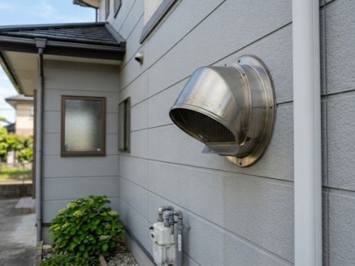 外壁塗装で換気フードも塗る？銚子市で確認したい劣化症状と注意点
